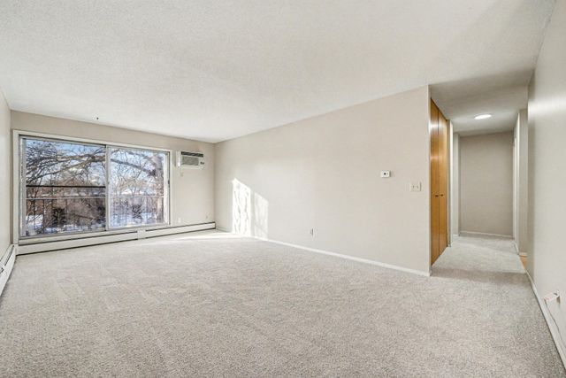 183 Little Canada Road E 302, Little Canada, MN 55117