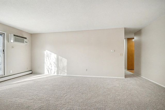 183 Little Canada Road E 302, Little Canada, MN 55117