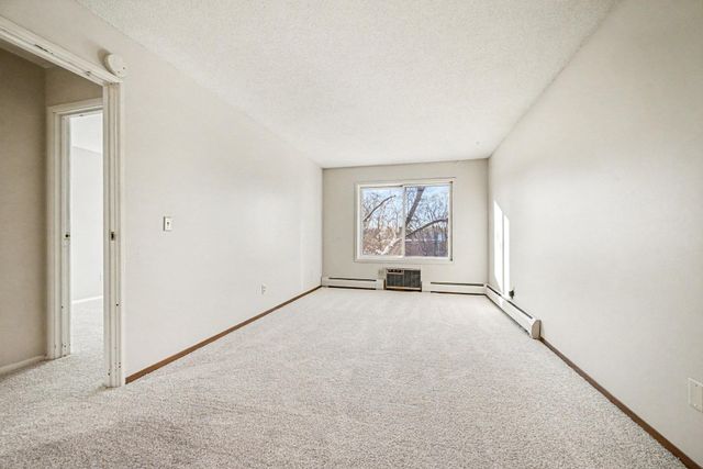 183 Little Canada Road E 302, Little Canada, MN 55117