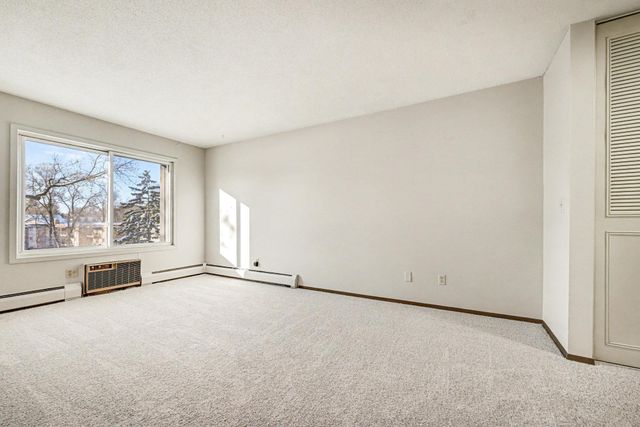 183 Little Canada Road E 302, Little Canada, MN 55117