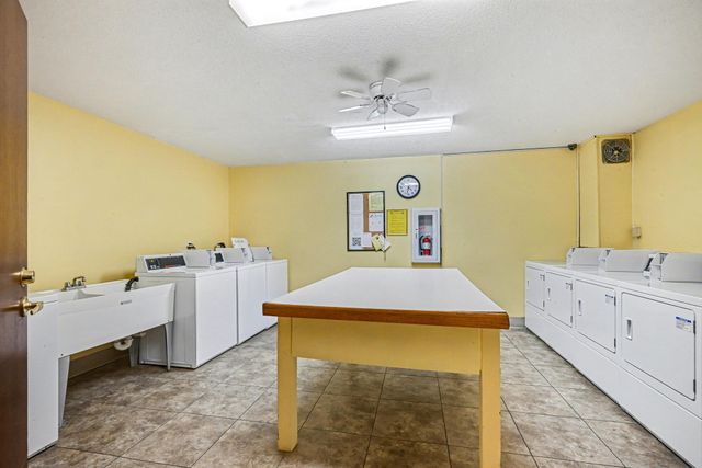 183 Little Canada Road E 302, Little Canada, MN 55117