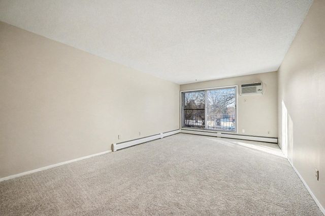 183 Little Canada Road E 302, Little Canada, MN 55117