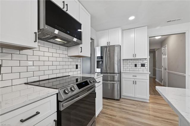 809 Kemp Meadow DR, Chesapeake, VA 23320