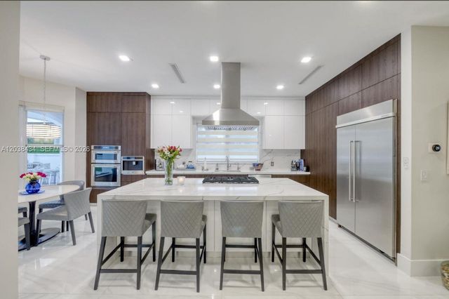 11390 SW 30th Street, Miami, FL 33165