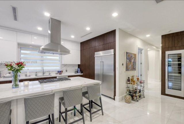 11390 SW 30th Street, Miami, FL 33165