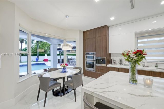 11390 SW 30th Street, Miami, FL 33165