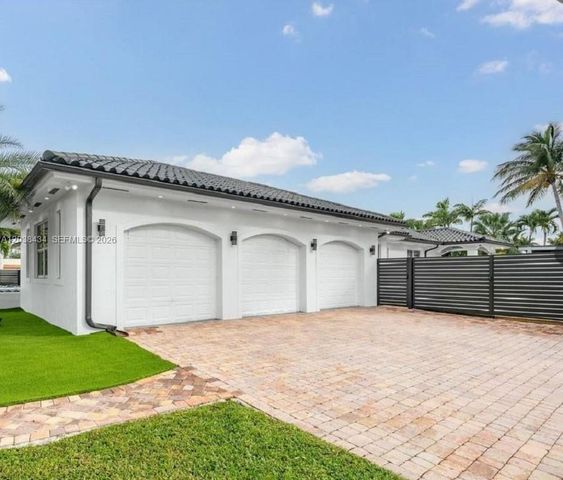 11390 SW 30th Street, Miami, FL 33165
