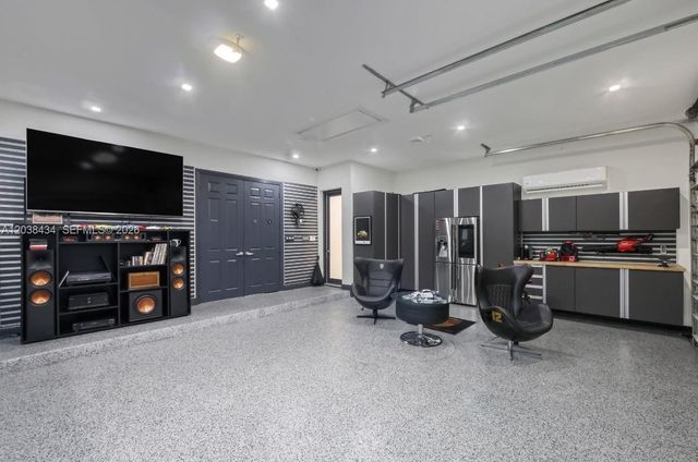 11390 SW 30th Street, Miami, FL 33165