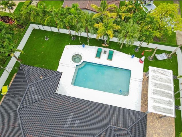 11390 SW 30th Street, Miami, FL 33165