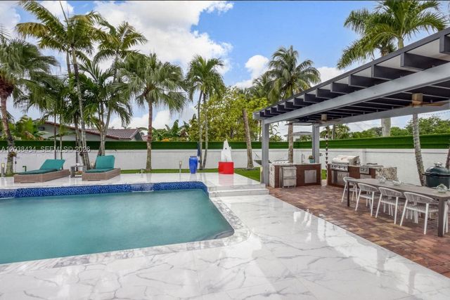 11390 SW 30th Street, Miami, FL 33165