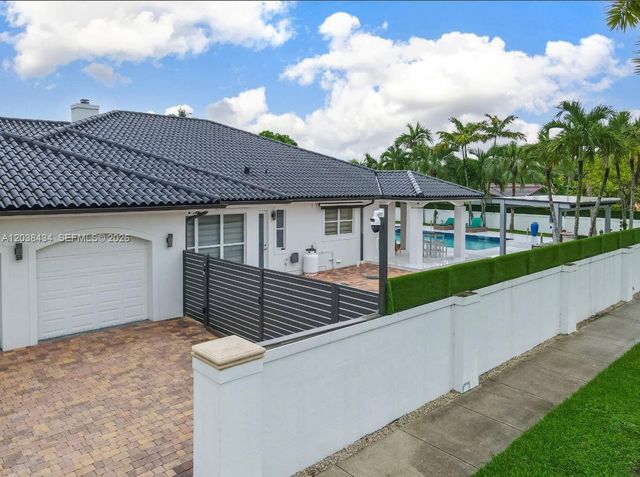 11390 SW 30th Street, Miami, FL 33165