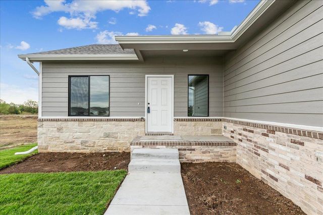 2135 E Cedar Tree St, Park City, KS 67219