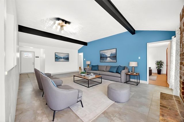 3031 Shawnee Drive, Sugar Land, TX 77479