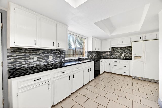 3031 Shawnee Drive, Sugar Land, TX 77479