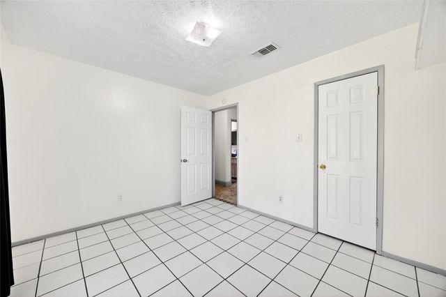 3031 Shawnee Drive, Sugar Land, TX 77479