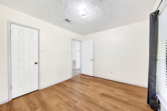 3031 Shawnee Drive, Sugar Land, TX 77479