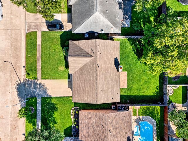 3031 Shawnee Drive, Sugar Land, TX 77479
