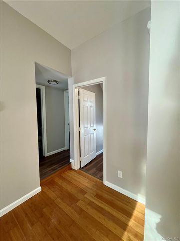 56 Tilden Lane 2nd Floor Front, Greenlawn, NY 11740