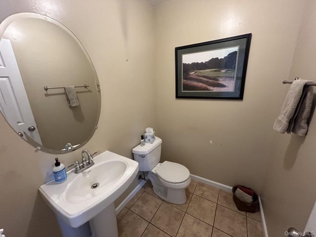 2 Daylilly Court, Middle Island, NY 11953