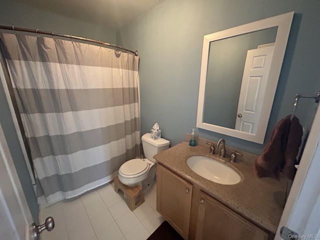 2 Daylilly Court, Middle Island, NY 11953