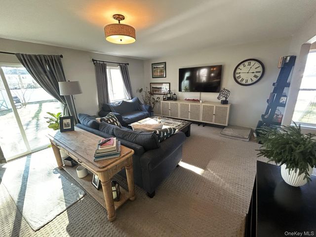 2 Daylilly Court, Middle Island, NY 11953