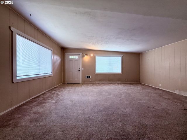 63757 HARRIET Rd, Coos Bay, OR 97420