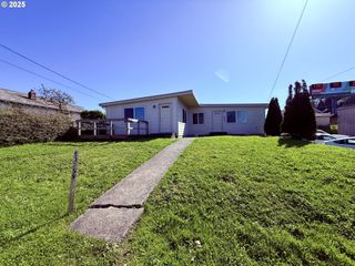 63757 HARRIET Rd, Coos Bay, OR 97420