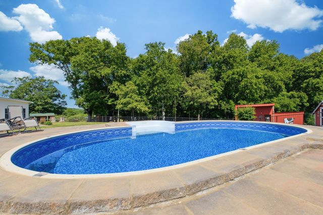 1732 Cedar Creek Road, Vanleer, TN 37181