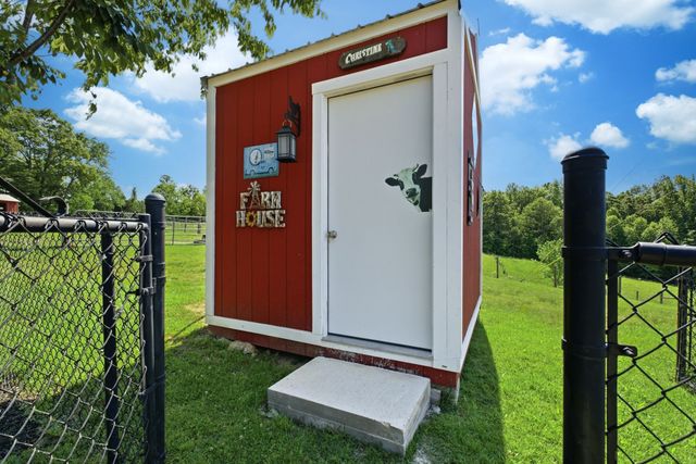 1732 Cedar Creek Road, Vanleer, TN 37181