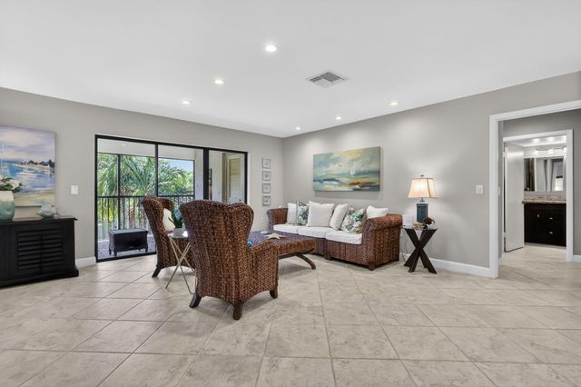 41 Stratford Lane W B, Boynton Beach, FL 33436