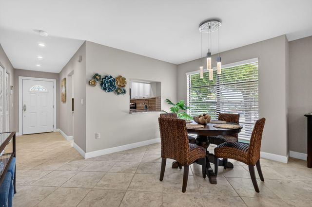 41 Stratford Lane W B, Boynton Beach, FL 33436