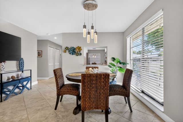 41 Stratford Lane W B, Boynton Beach, FL 33436