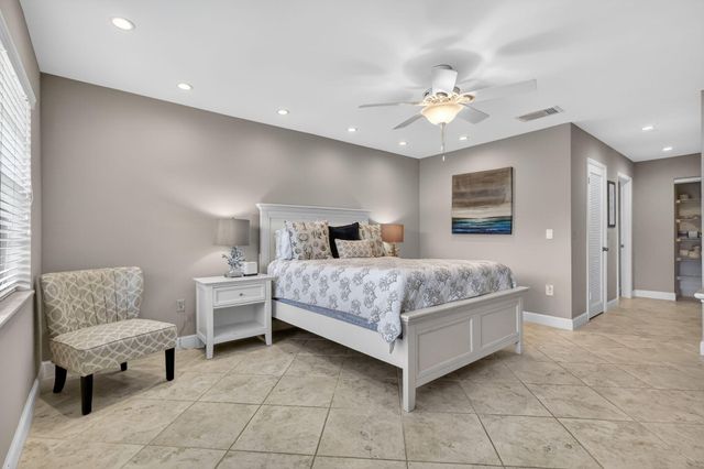 41 Stratford Lane W B, Boynton Beach, FL 33436