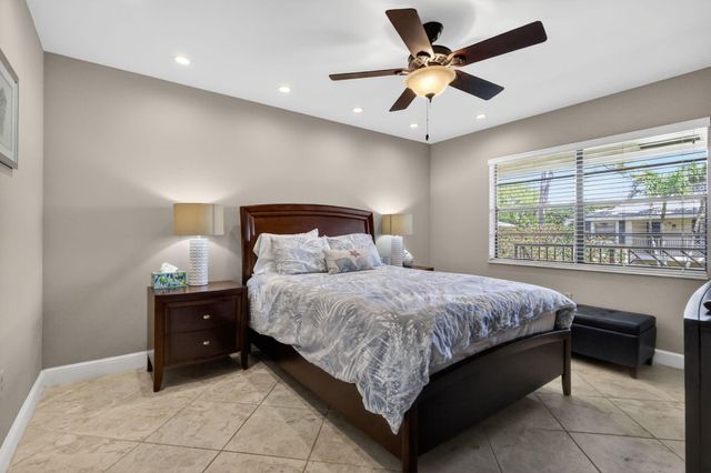 41 Stratford Lane W B, Boynton Beach, FL 33436