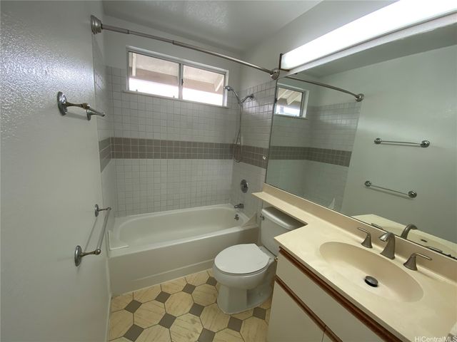 98-1961 Kaahumanu Street 40, Aiea, HI 96701