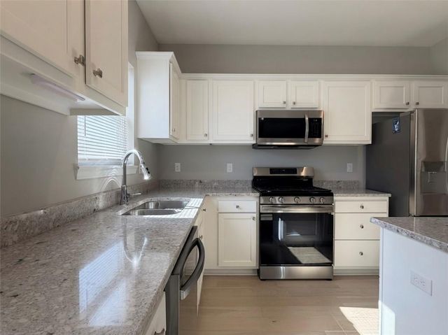 7712 NW 124 Street, Kansas City, MO 64163