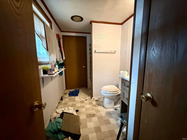 11830 N Acorn Drive, Syracuse, IN 46567