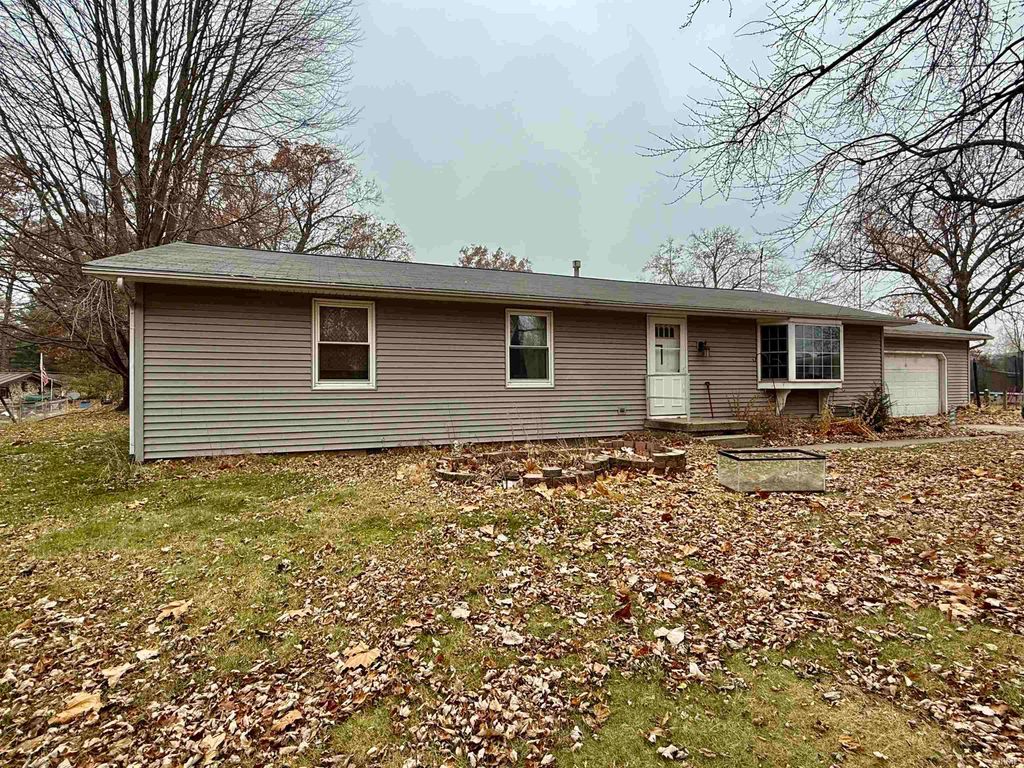 11830 N Acorn Drive, Syracuse, IN 46567