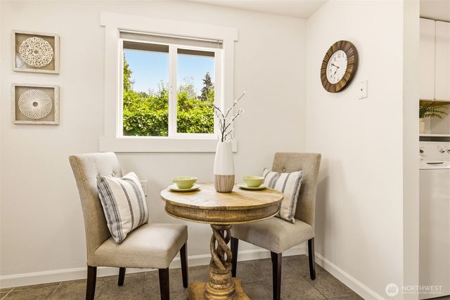 2722 NE Blakeley Street, Seattle, WA 98105