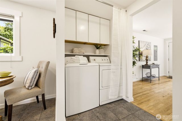 2722 NE Blakeley Street, Seattle, WA 98105