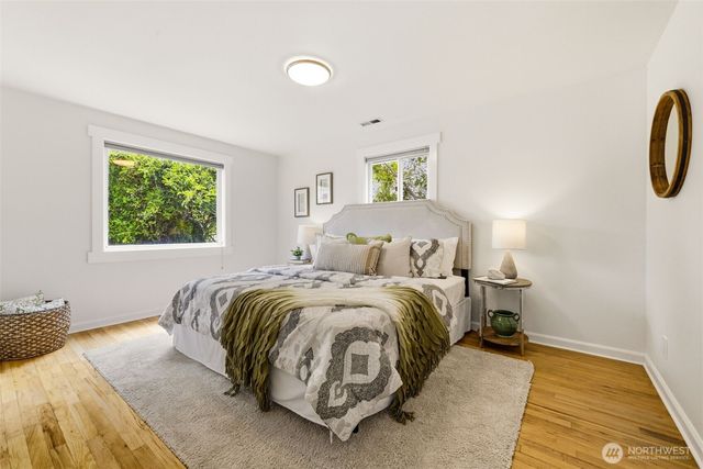 2722 NE Blakeley Street, Seattle, WA 98105