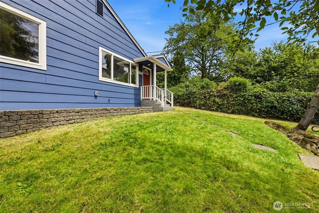 2722 NE Blakeley Street, Seattle, WA 98105