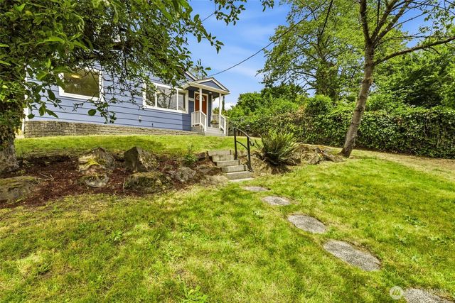 2722 NE Blakeley Street, Seattle, WA 98105