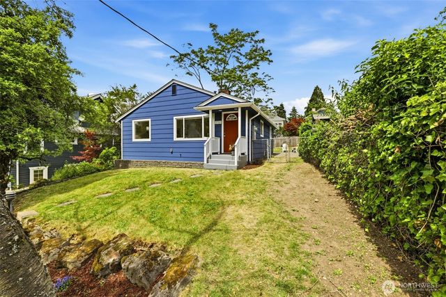 2722 NE Blakeley Street, Seattle, WA 98105