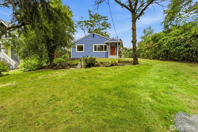 2722 NE Blakeley Street, Seattle, WA 98105