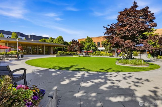 2722 NE Blakeley Street, Seattle, WA 98105