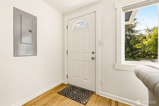 2722 NE Blakeley Street, Seattle, WA 98105