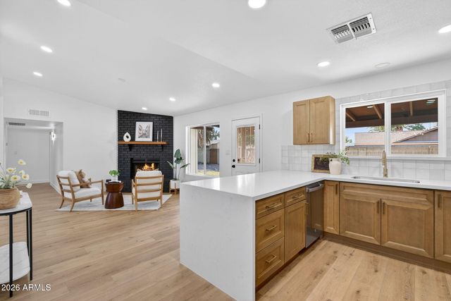 1327 W HIGHLAND Street, Chandler, AZ 85224