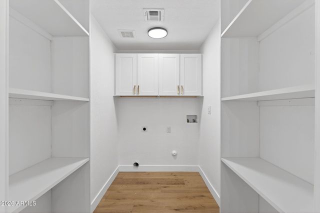 1327 W HIGHLAND Street, Chandler, AZ 85224