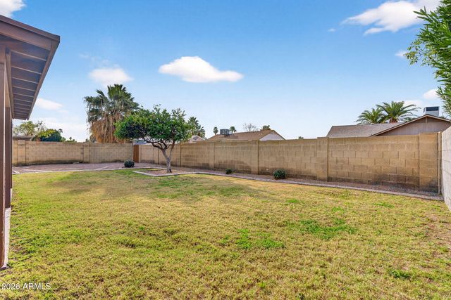 1327 W HIGHLAND Street, Chandler, AZ 85224